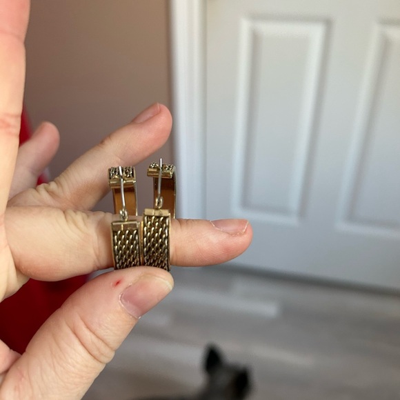 4/$50 Gold Textured Hoop Earrings VTG mesh 😊 - Picture 7 of 7